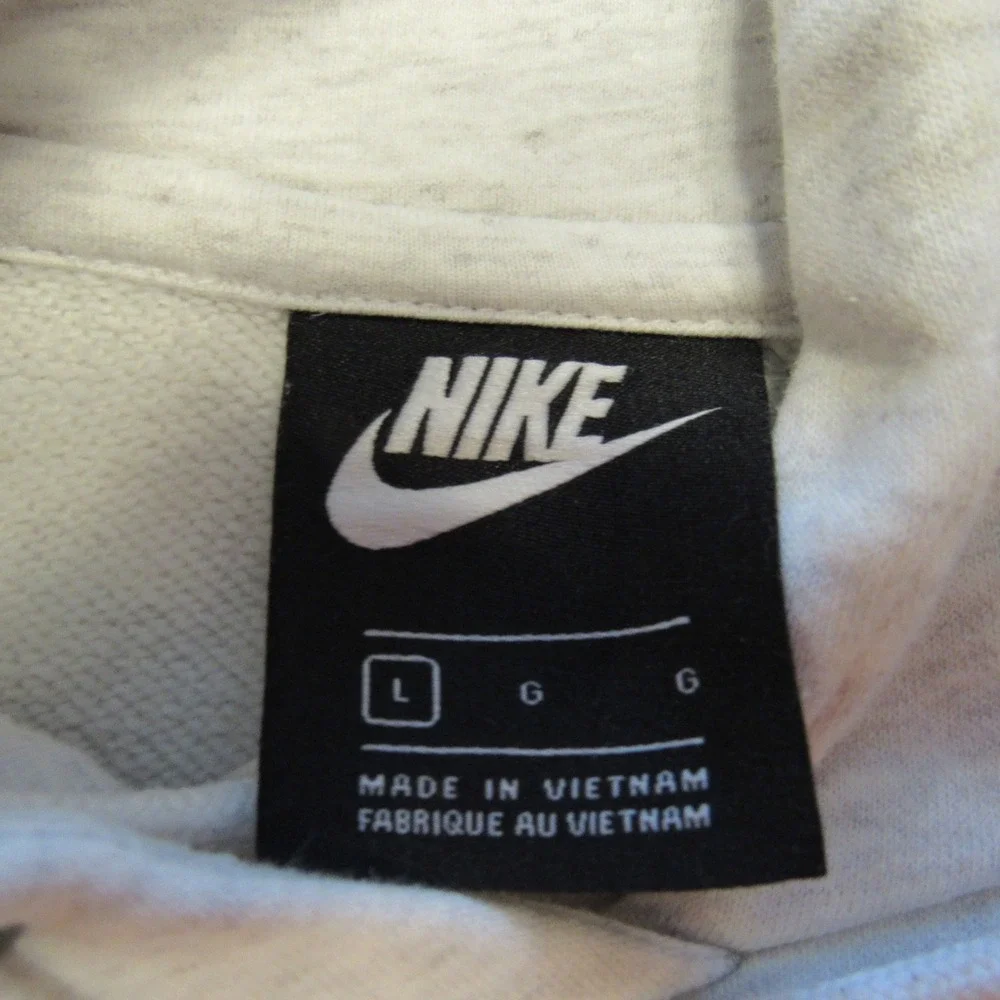 Nike sportswear essential